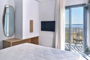 Parousia Luxury Apartments, Парикия