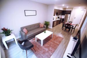 Cosmopolitan Suites, Лос-Анджелес