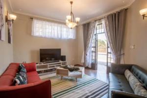 Kinga Home Suites, Моши