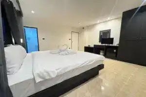 Chapter 26 Guesthouse, Патонг