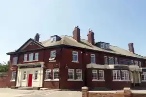 The Cabbage Hall Hotel, Ливерпуль