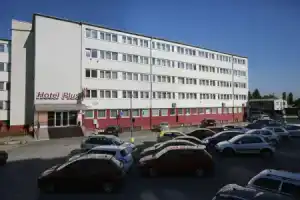Hotel «Plus», Братислава