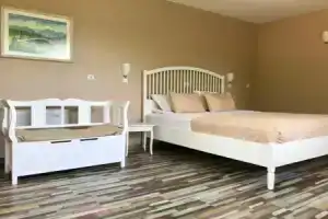 Yaev Hotel, Карлово