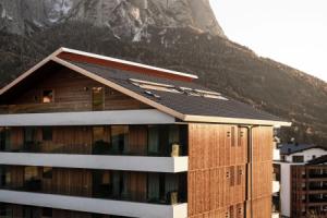 Modern apartment in Seis am Schlern with balcony, Зайс