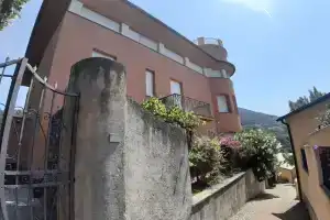 Casa Isotta, Бонассола