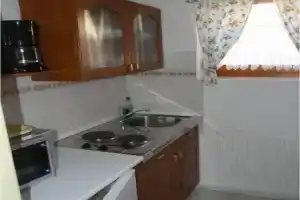 Anna Apartman, Бюк