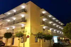 Hostal «Cervantes», Сан-Антонио-Абад