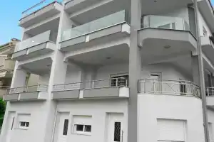 R&K Suites, Керамоти