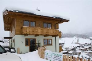 Stunning Holiday Home With Balcony, Ski Storage, Parking, Мариа-Альм