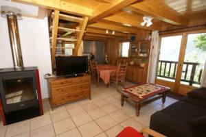 Peaceful Chalet in Les Houches with Garage, Лез-Уш