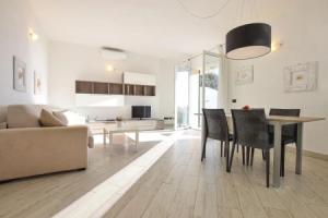 Awesome Apartment in Moneglia With 2 Bedrooms, Wifi and Outdoor Swimming Pool, Монелья