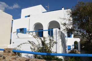 Naxos is the Way, Кастраки
