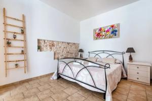 Helios Room, Конверсано