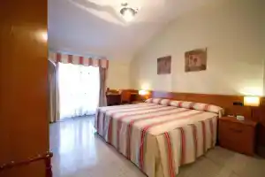 Hotel «Los 5 Pinos», Мадрид