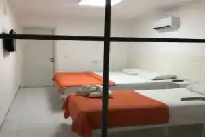 White Suite Rooms, Айвалык