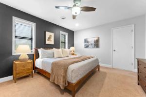 Lake Shore Landing For 20!, Брэнсон
