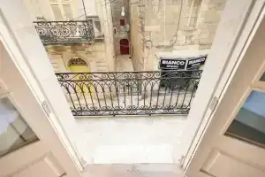 Mosta Stays, Моста