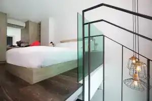 NaiHarn Duplex with Pool Access UTL A102, Най Харн