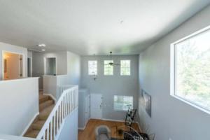 Spacious 4 bedroom 3.5 bathroom residential property, Аврора