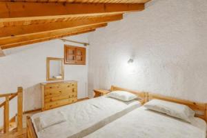 Sophia's maisonette 2, Ступа