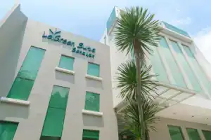 Отель «LeGreen Suite Senayan», Джакарта