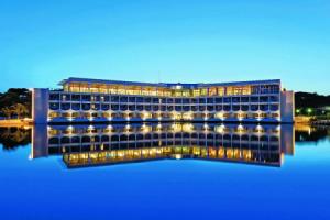 Hotel «Club Le Plein Sud Vacances Bleues», Йер