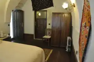 Aravan Evi, Ургюп