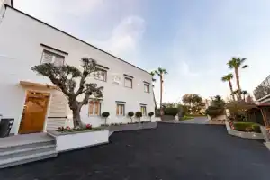 Bmc Home, Торре-Аннунциата