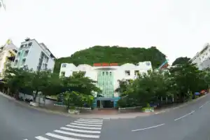 Gieng Ngoc Hotel, Остров Кат Ба