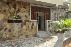 Wave Beach Resort Unawatuna, Унаватуна