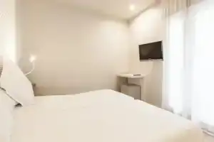 Urban Sea Hotel Atocha 113, Мадрид