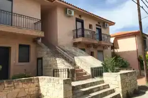 Luxury 2br apartment 50m from beach, Пефкохори