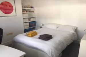 Central 3 Bedroom Family Home, Брайтон