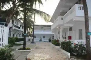 Qees Empire Beach Resort, Калангут