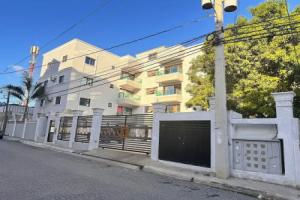 Enjoy Huge 4 Bedrooms and 3 Bathrooms, Сантьяго
