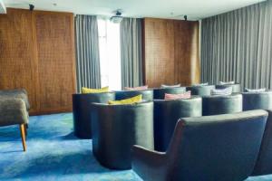 Spacious Elegant 2BR Veranda Residence @ Puri Apartment, Джакарта