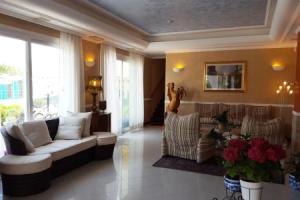 Hotel «Righetto Fronte Mare», Каваллино