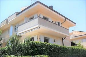 Splendid Holiday Home in Pozzallo With Garden, Поццалло