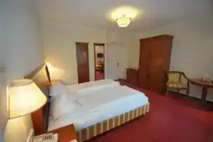 Отель Goldener Löwe («Золотой лев», Куфштайн
