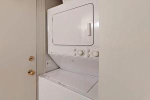916 E Hopkins Ave Condo #201 - 3 Br condo by RedAwning, Аспен