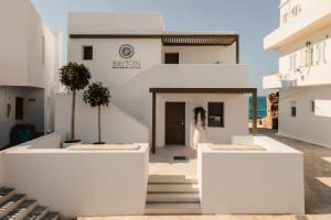 Отель «Naxos Rhyton», Наксос