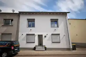 Modern und Neu, TOP Ausstattung mit Kaffeevollautomat, 2x Netflix-TV, Lüftungsanlage, Geschirrspüler, Саарлуис