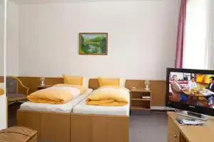 Hotel Ostrow, Котбус