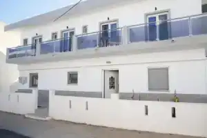 Sea Breeze Hotel, Мастихари