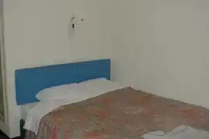 Business Hotel Chateau Est Takamatsu, Такамацу