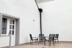 Platános Apartman Tata, Тата
