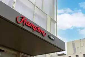 Отель «Hampton by Hilton Tours Centre, France», Тур