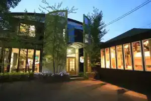 Lotus Cafe Ren, Яманакако