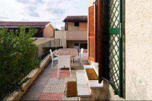 Airport-Port-Commercial Center-Garden-Trilo da1 a 6 persone wi fi -Verde, Ольбия