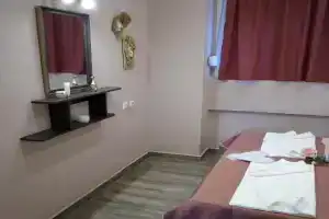 Athanasia inn II, Аспровальта